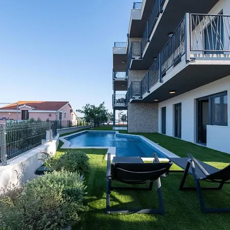 아파트 Luxury Elegance With Private Pool 세비드